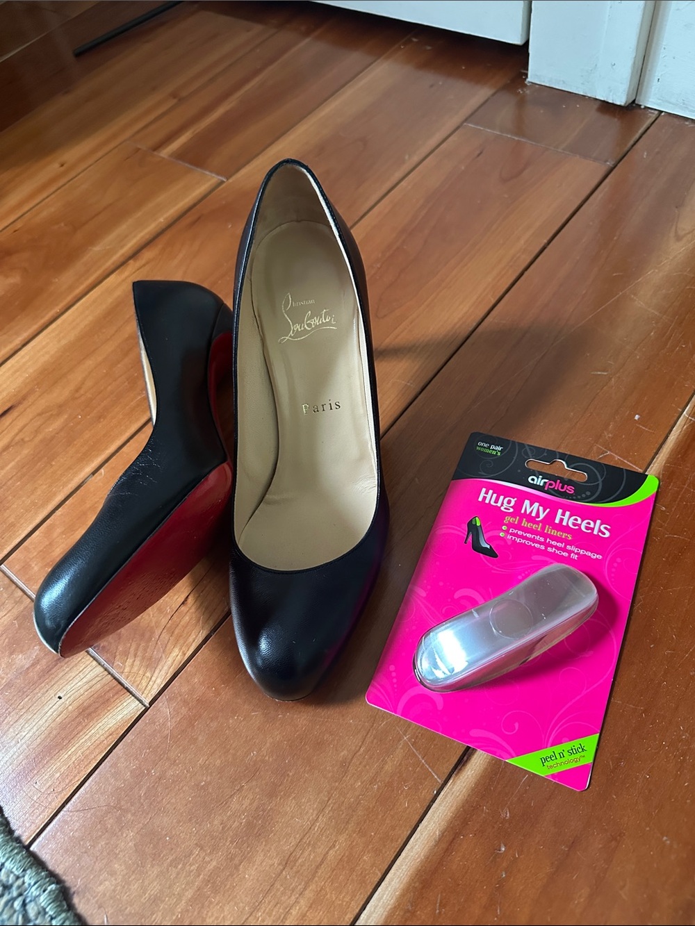 Christian Louboutin Black Leather Pumps with Red Soles - Picture 15 of 16